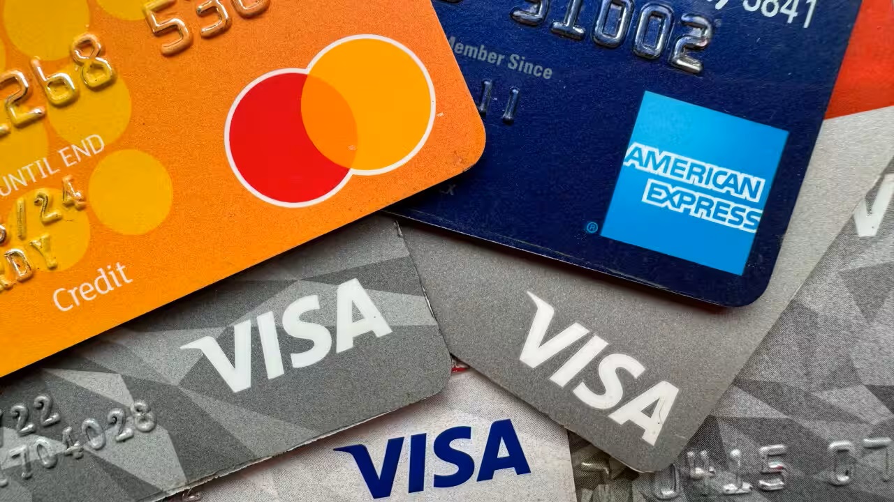 Keep or Close? The Unused Credit Card Dilemma and Your Credit Score